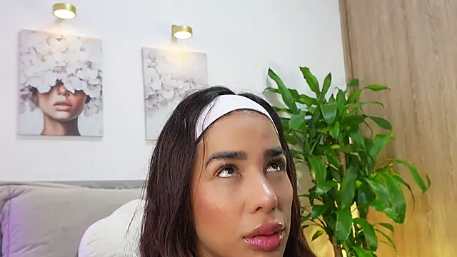 Snapshot of katie_cruz chatting on May 25, 2026, 11:09 am katie cruz online show from May 25, 2026, 11:09 am