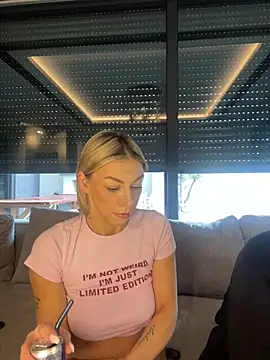 SexOnMyLvL online show from March 25, 2026, 12:04 pm