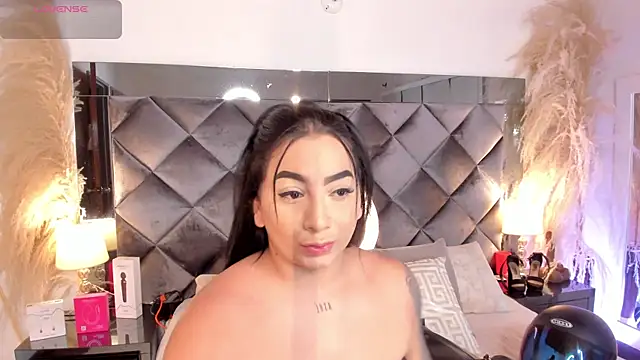 sofhiaa adaams online show from November 1, 2025, 11:09 pm