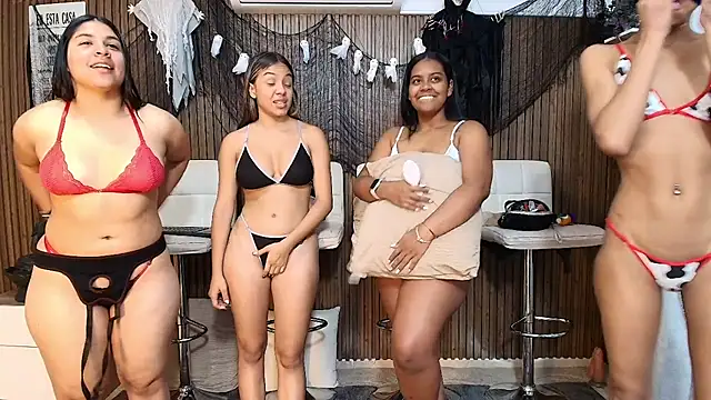 Snapshot of fetishcouples47 chatting on October 15, 2025, 11:18 am fetishcouples47 online show from October 15, 2025, 11:18 am