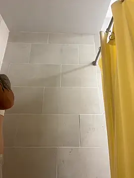 lookin4excitement23 online show from September 29, 2025, 8:25 pm