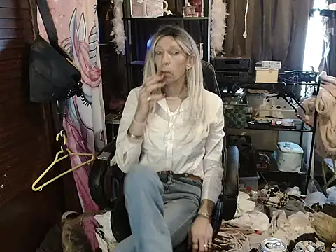 Ombeline1 online show from November 27, 2025, 12:27 pm