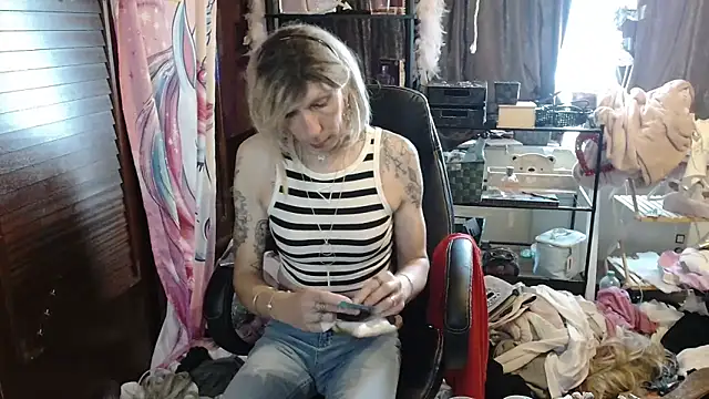 Ombeline1 online show from October 31, 2025, 11:51 am