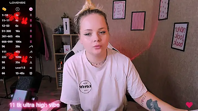 Snapshot of flower_sarah_ chatting on February 23, 2025, 5:29 pm flower sarah online show from February 23, 2025, 5:29 pm