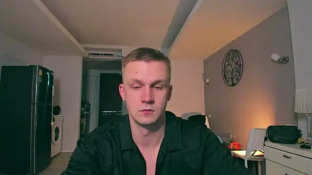 Snapshot of Samuel_Andrew chatting on October 15, 2025, 4:44 am Samuel Andrew online show from October 15, 2025, 4:44 am