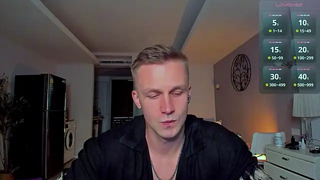 Samuel Andrew online show from May 5, 2026, 8:06 am