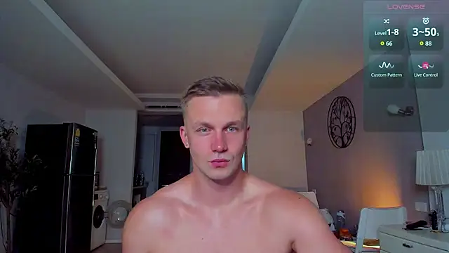 Samuel Andrew online show from May 6, 2026, 3:32 am