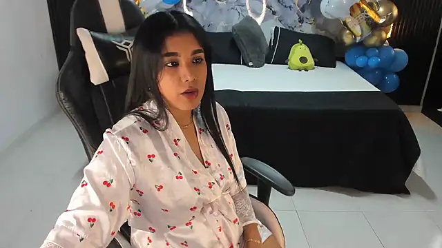 Snapshot of Ivy_16 chatting on September 27, 2025, 2:01 pm Ivy 16 online show from September 27, 2025, 2:01 pm