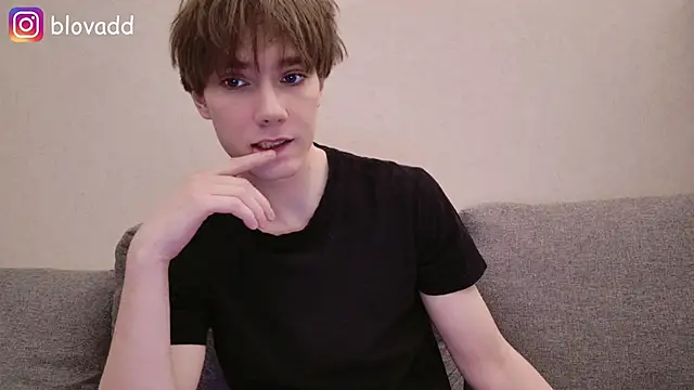 callmenineoneseven online show from February 16, 2026, 1:26 am