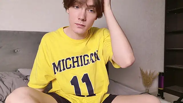 callmenineoneseven online show from October 30, 2025, 5:54 pm