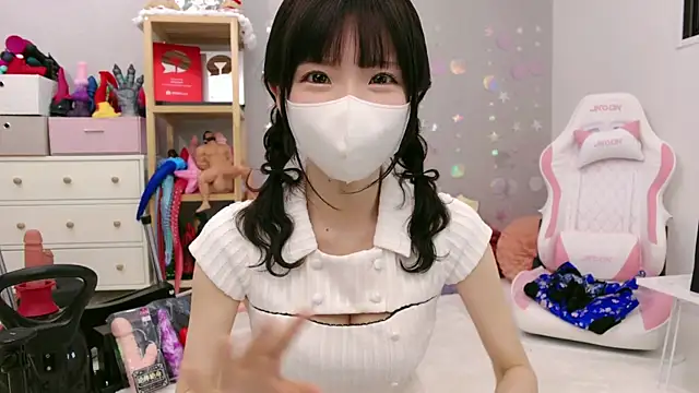 Snapshot of -minami- chatting on August 1, 2026, 3:15 am -minami- online show from August 1, 2026, 3:15 am