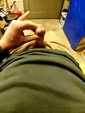 Snapshot of NegligibleVerse9 chatting on November 28, 2025, 4:29 pm NegligibleVerse9 online show from November 28, 2025, 4:29 pm