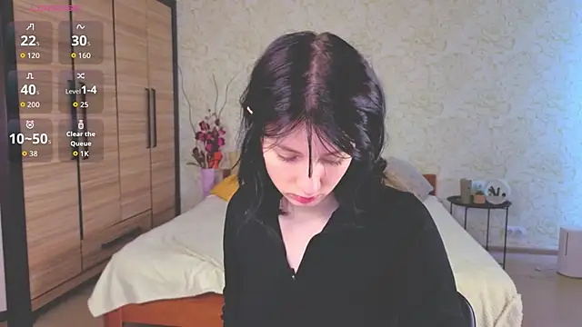 JulisSweet online show from October 9, 2025, 7:09 am