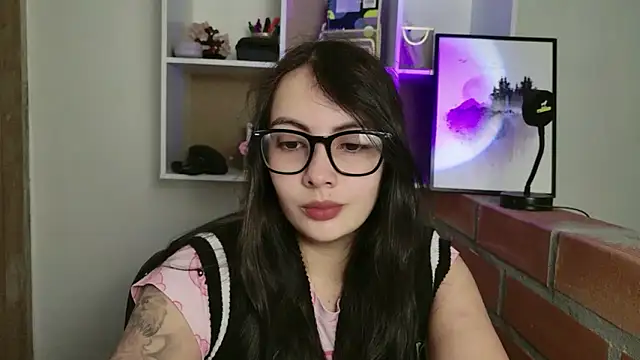 lalawhitte online show from May 27, 2026, 10:44 am