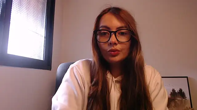 lalawhitte online show from April 23, 2026, 12:29 pm