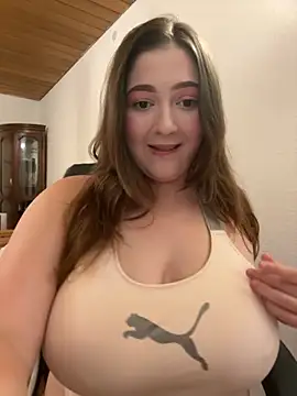 Kamilla Loop online show from September 10, 2025, 9:58 pm