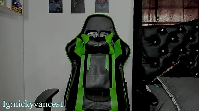 nicky vances online show from March 2, 2026, 9:33 pm