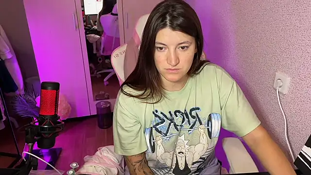 Katrin  kiss online show from November 9, 2025, 7:29 pm