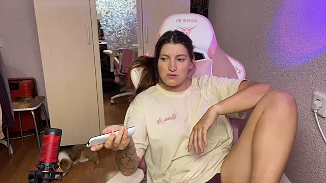 Katrin  kiss online show from July 19, 2026, 6:04 pm