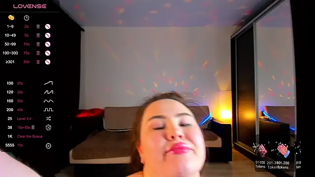 Carolina bby online show from March 9, 2025, 9:14 pm