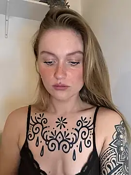 Goldloeckchen159 online show from September 10, 2025, 7:46 pm