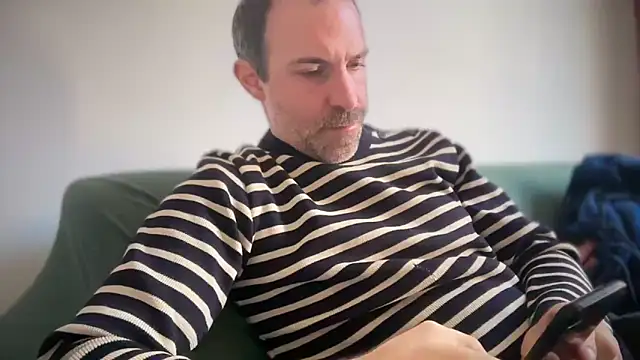 Snapshot of Brianjonest chatting on February 25, 2026, 12:27 pm Brianjonest online show from February 25, 2026, 12:27 pm