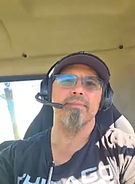 KrazyLegz online show from October 12, 2025, 7:48 pm