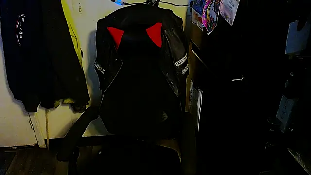 KrazyLegz online show from April 19, 2026, 6:10 pm