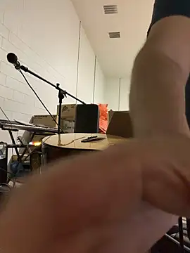 bigJohnson223 online show from April 4, 2026, 6:42 am