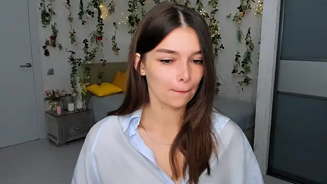 ContinentOfTranquility online show from September 21, 2025, 1:11 am