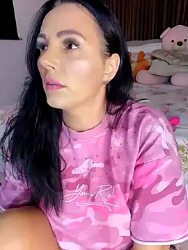 Snapshot of ReiyaRey chatting on July 8, 2026, 9:37 pm ReiyaRey online show from July 8, 2026, 9:37 pm