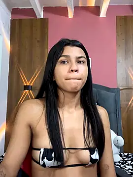 lyanamerry0 online show from October 24, 2025, 3:33 pm