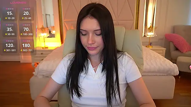 Snapshot of MilaSecrett chatting on May 25, 2026, 6:34 am MilaSecrett online show from May 25, 2026, 6:34 am