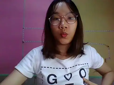 Snapshot of Nanoko chatting on March 9, 2025, 10:30 am Nanoko online show from March 9, 2025, 10:30 am