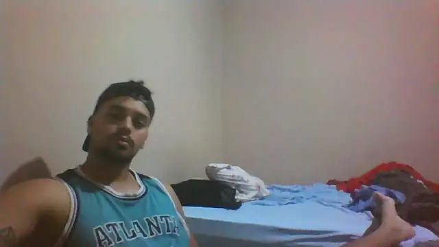 Snapshot of Xcumshot33 chatting on December 17, 2025, 3:22 am Xcumshot33 online show from December 17, 2025, 3:22 am