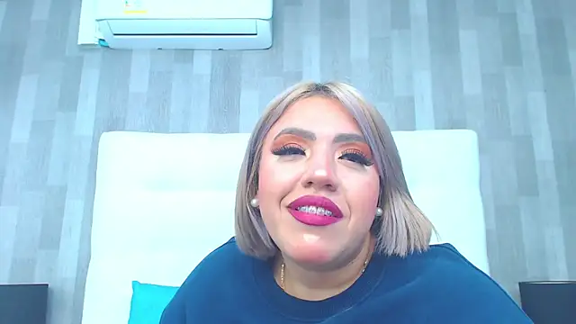 Snapshot of LeahMillerr chatting on October 3, 2025, 12:50 pm LeahMillerr online show from October 3, 2025, 12:50 pm