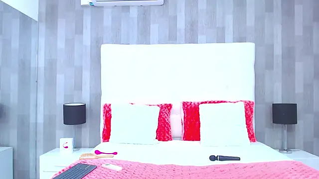 Snapshot of LeahMillerr chatting on January 30, 2025, 3:19 pm LeahMillerr online show from January 30, 2025, 3:19 pm