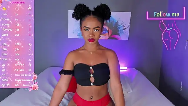 EmmaSmith06 online show from March 8, 2025, 5:33 pm