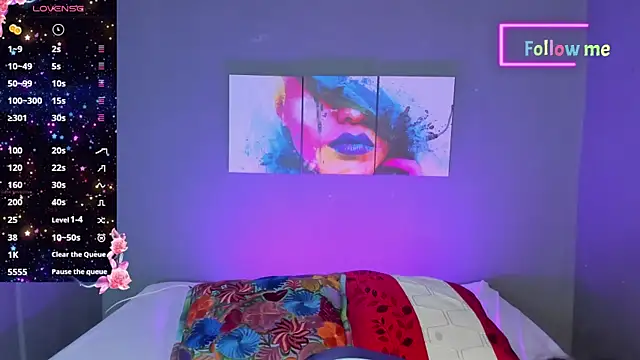 EmmaSmith06 online show from March 19, 2025, 5:17 pm