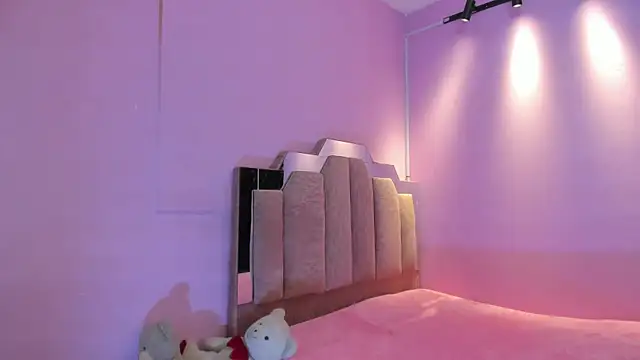 LoveQueen2 online show from February 4, 2026, 11:49 am