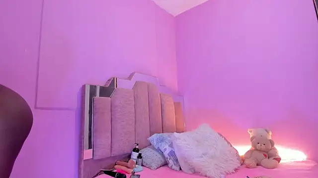 LoveQueen2 online show from September 21, 2025, 12:10 pm