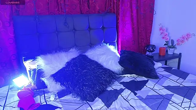 Snapshot of Majuu__ chatting on October 15, 2025, 11:51 am Majuu online show from October 15, 2025, 11:51 am