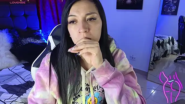 Snapshot of Majuu__ chatting on November 15, 2025, 11:25 am Majuu online show from November 15, 2025, 11:25 am