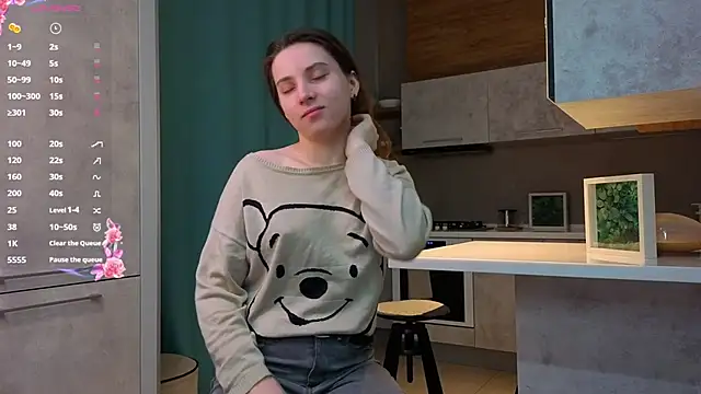 DonnaBurkee online show from December 4, 2025, 4:11 am