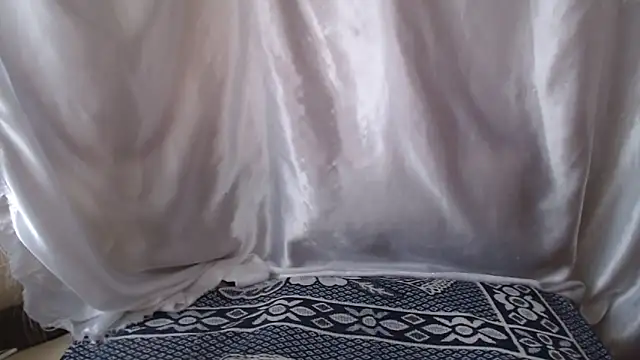 Burberrry  online show from April 9, 2026, 6:41 am