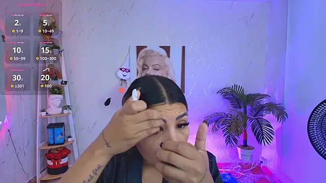 SALOOMEE   online show from January 16, 2026, 11:14 am