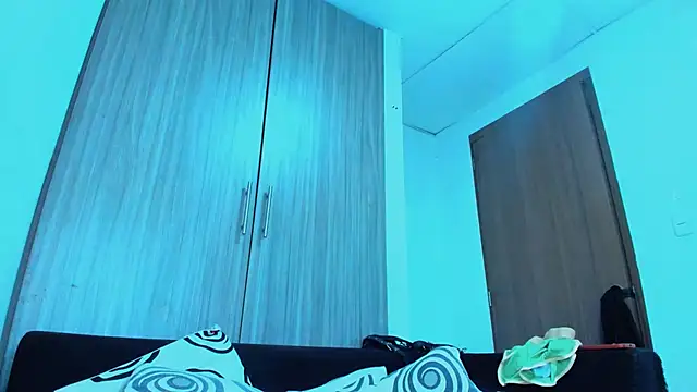 naugthy dominant online show from October 4, 2025, 11:01 am