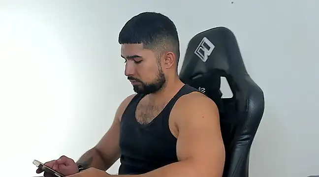 Snapshot of ethaanjones chatting on January 7, 2025, 9:03 pm ethaanjones online show from January 7, 2025, 9:03 pm