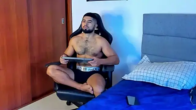 ethaanjones online show from December 15, 2025, 2:34 pm