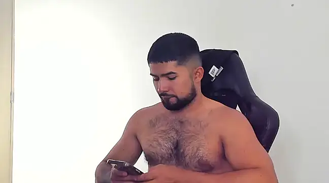 Snapshot of ethaanjones chatting on December 12, 2024, 9:26 pm ethaanjones online show from December 12, 2024, 9:26 pm